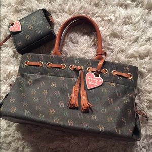 Vintage Dooney & Bourke purse w/ matching wallet